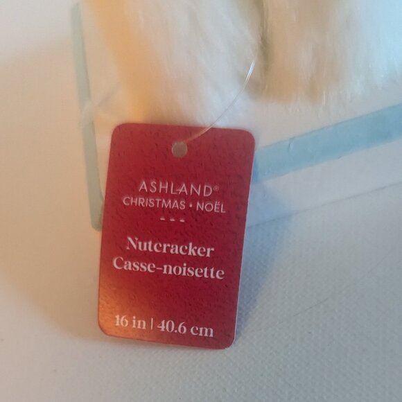 NWT 16" Yeti Nutcracker Bigfoot Furry Christmas Holiday Decor Michael's Ashland - Picture 12 of 13